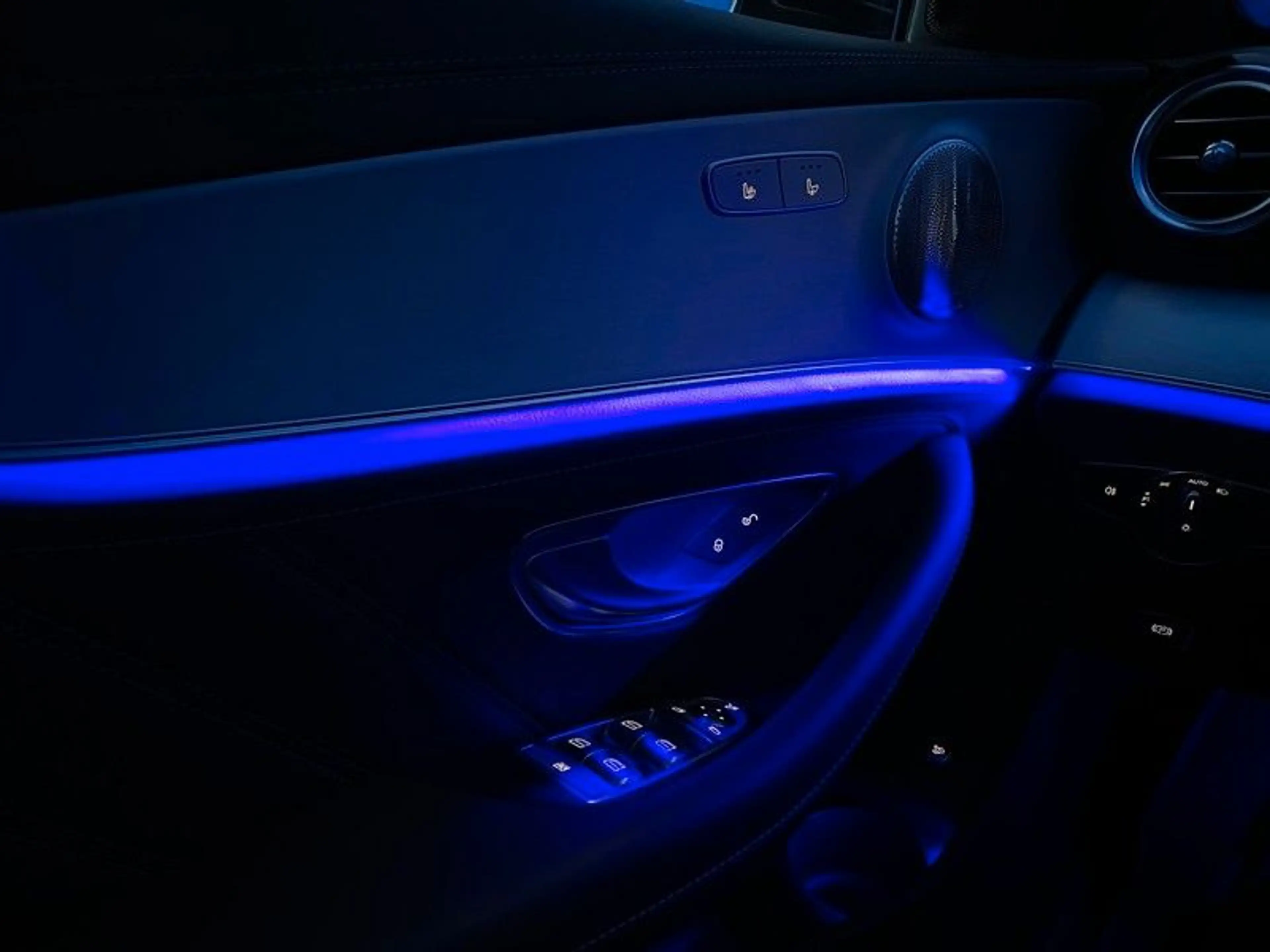 Mercedes-Benz E 63 AMG E 63 S Lim. 4Matic+ MBUX Sbel Pano Burmester DTR — photo 38