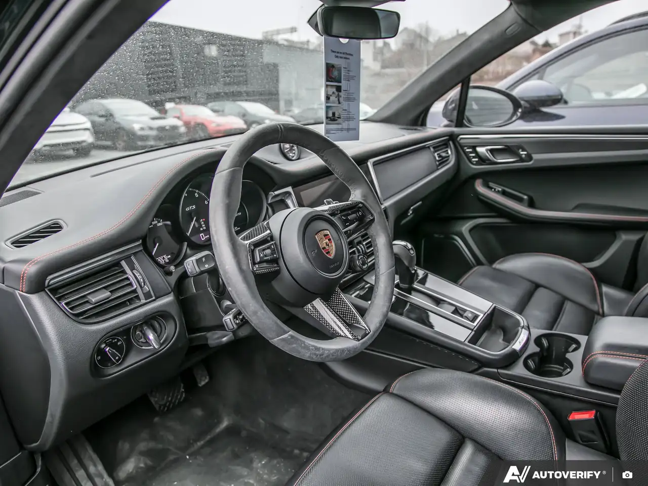 Porsche Macan снимка Porsche Macan