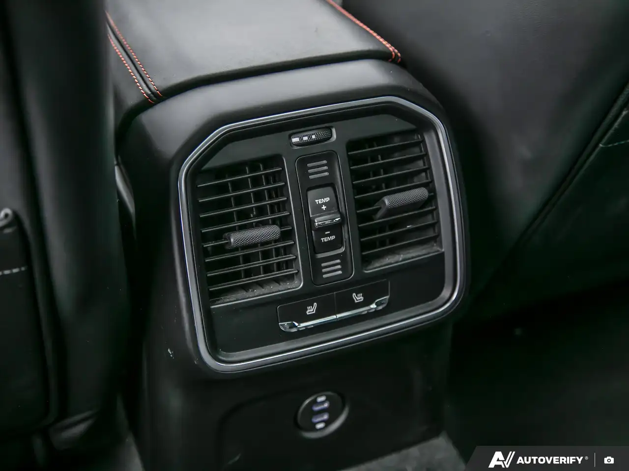 Porsche Macan снимка Porsche Macan
