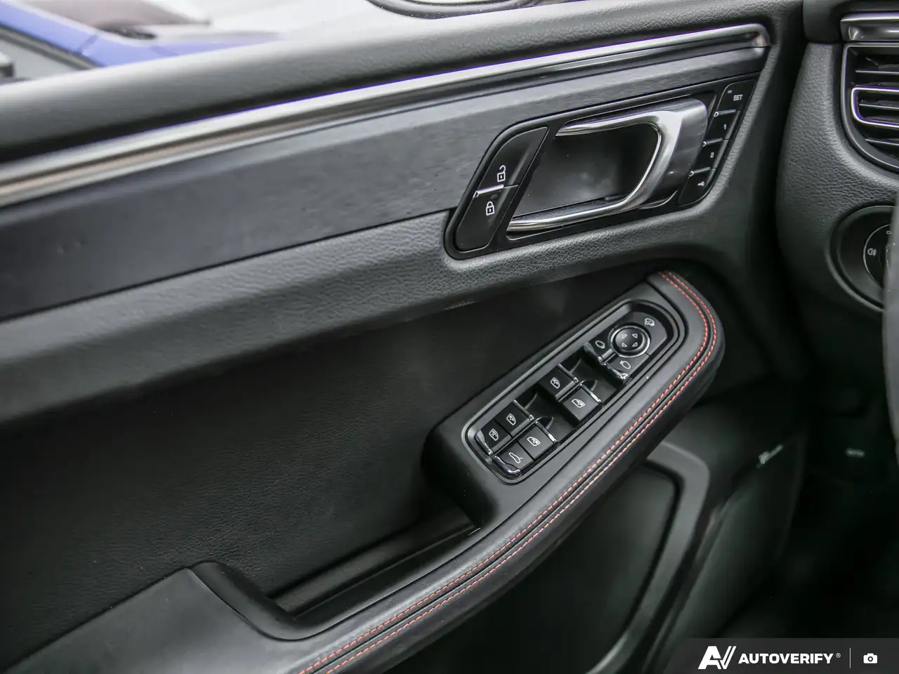 Porsche Macan снимка Porsche Macan