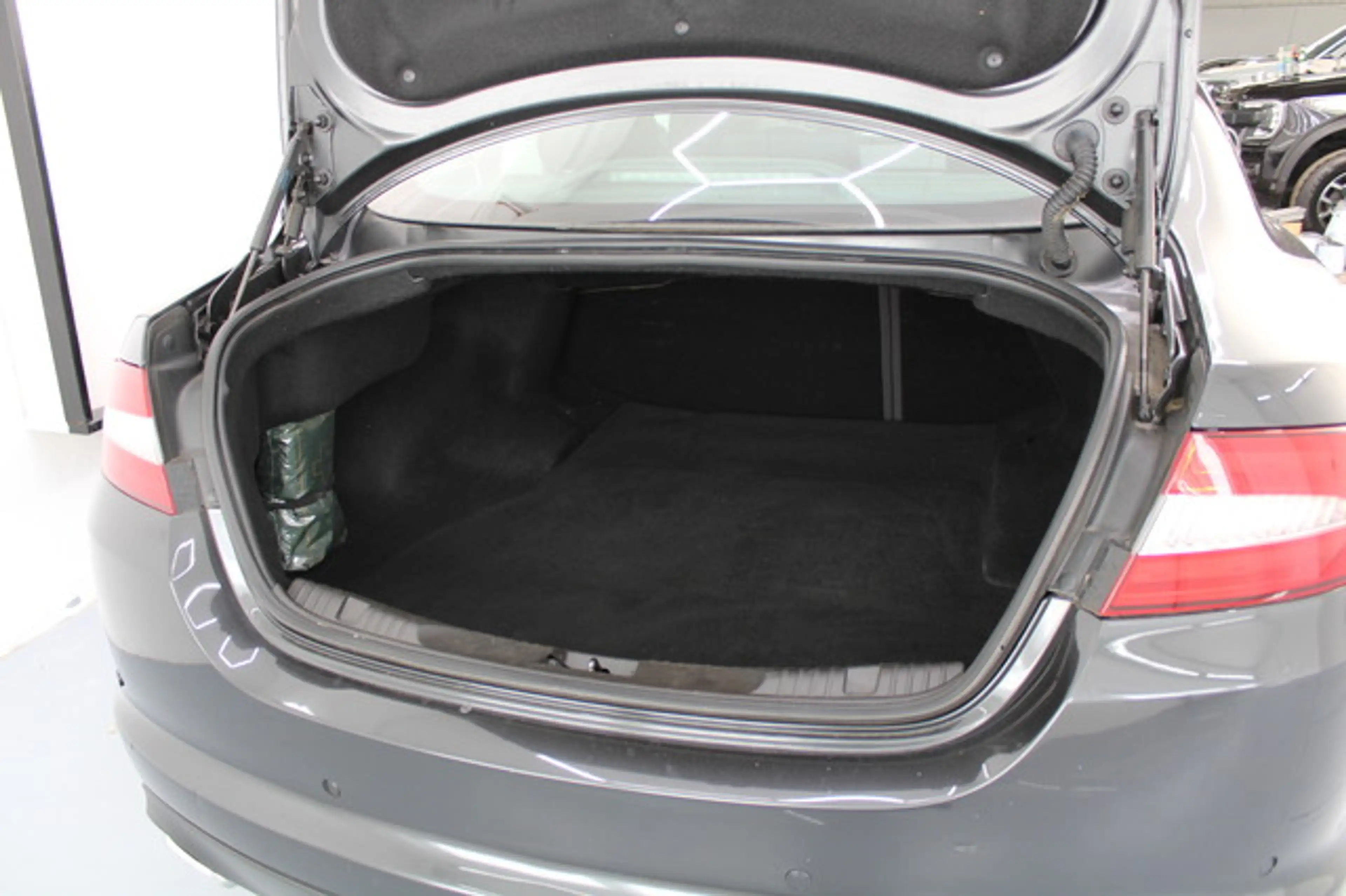 Jaguar XF 3.0 V6 Diesel NAVI/PDC/KAMERA/TOUCH/2.HAND — photo 8