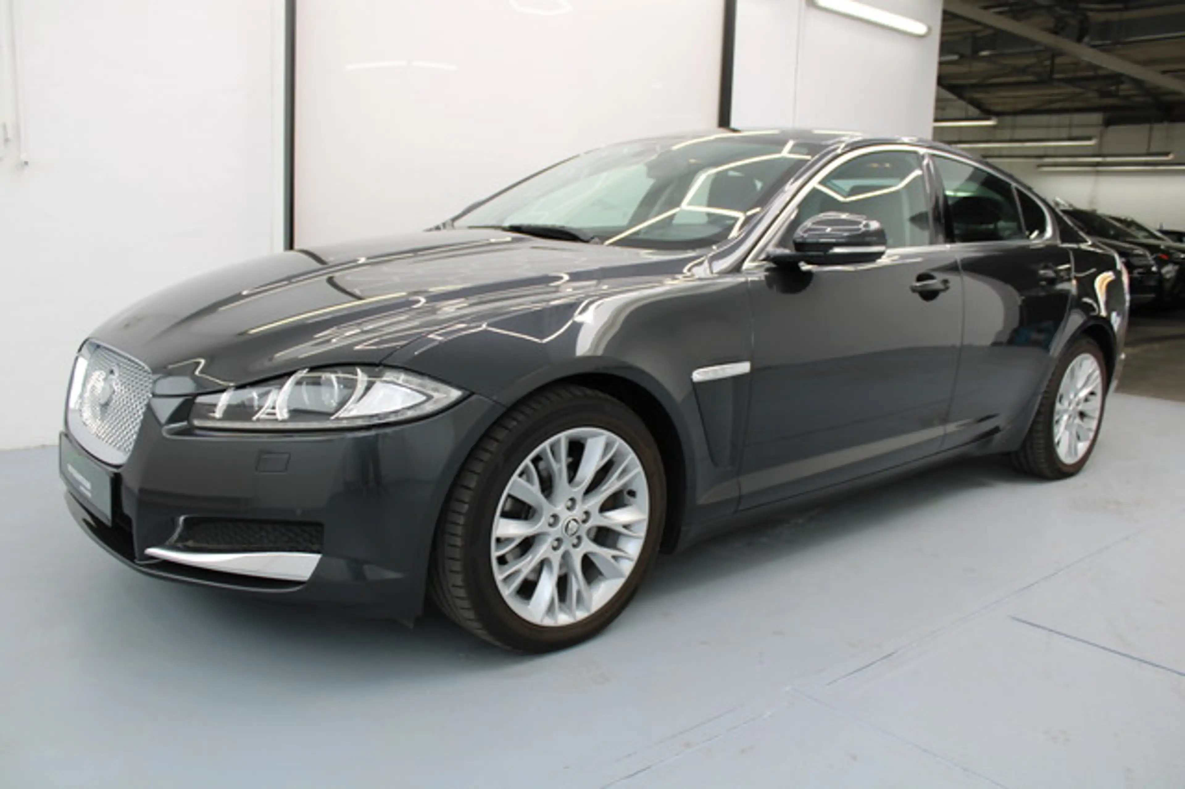 Jaguar XF 3.0 V6 Diesel NAVI/PDC/KAMERA/TOUCH/2.HAND — photo 2