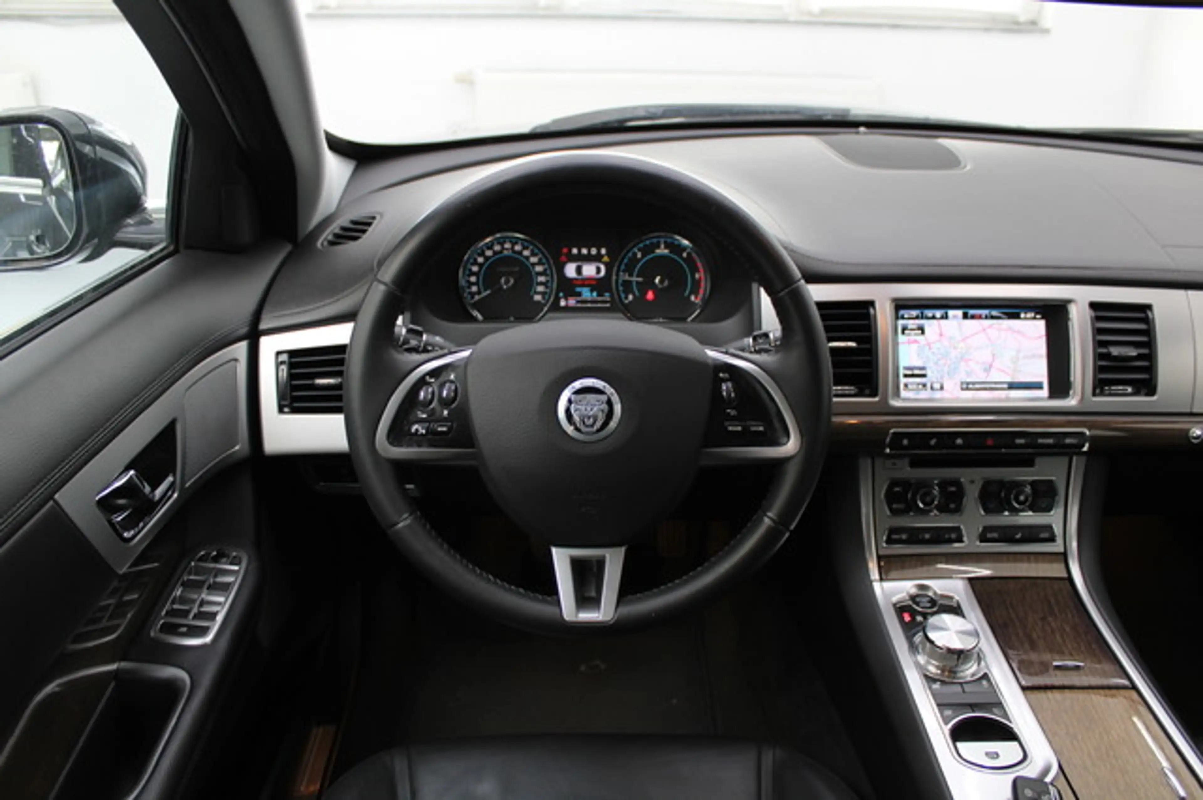 Jaguar XF 3.0 V6 Diesel NAVI/PDC/KAMERA/TOUCH/2.HAND — photo 5
