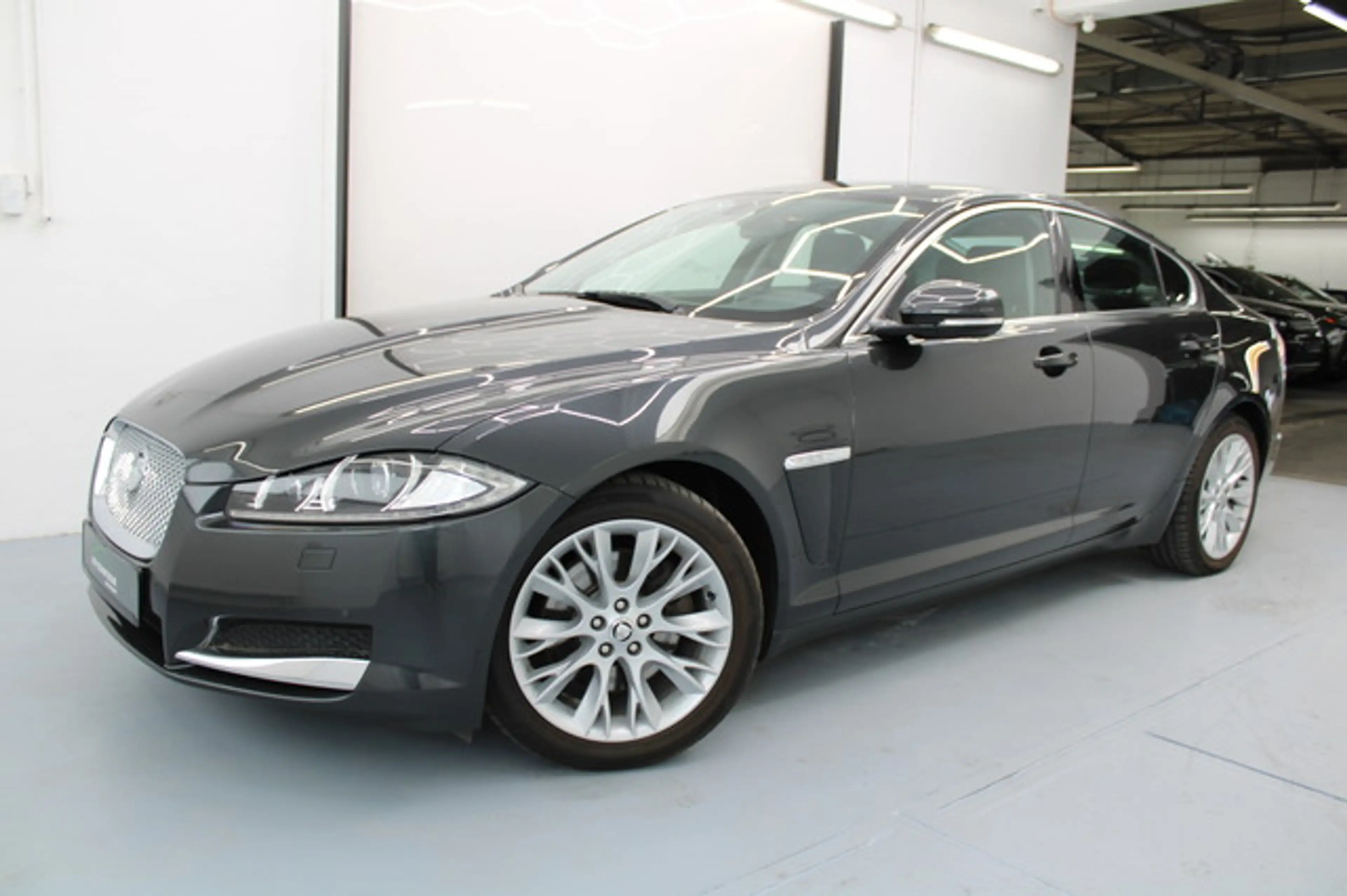 Jaguar XF 3.0 V6 Diesel NAVI/PDC/KAMERA/TOUCH/2.HAND