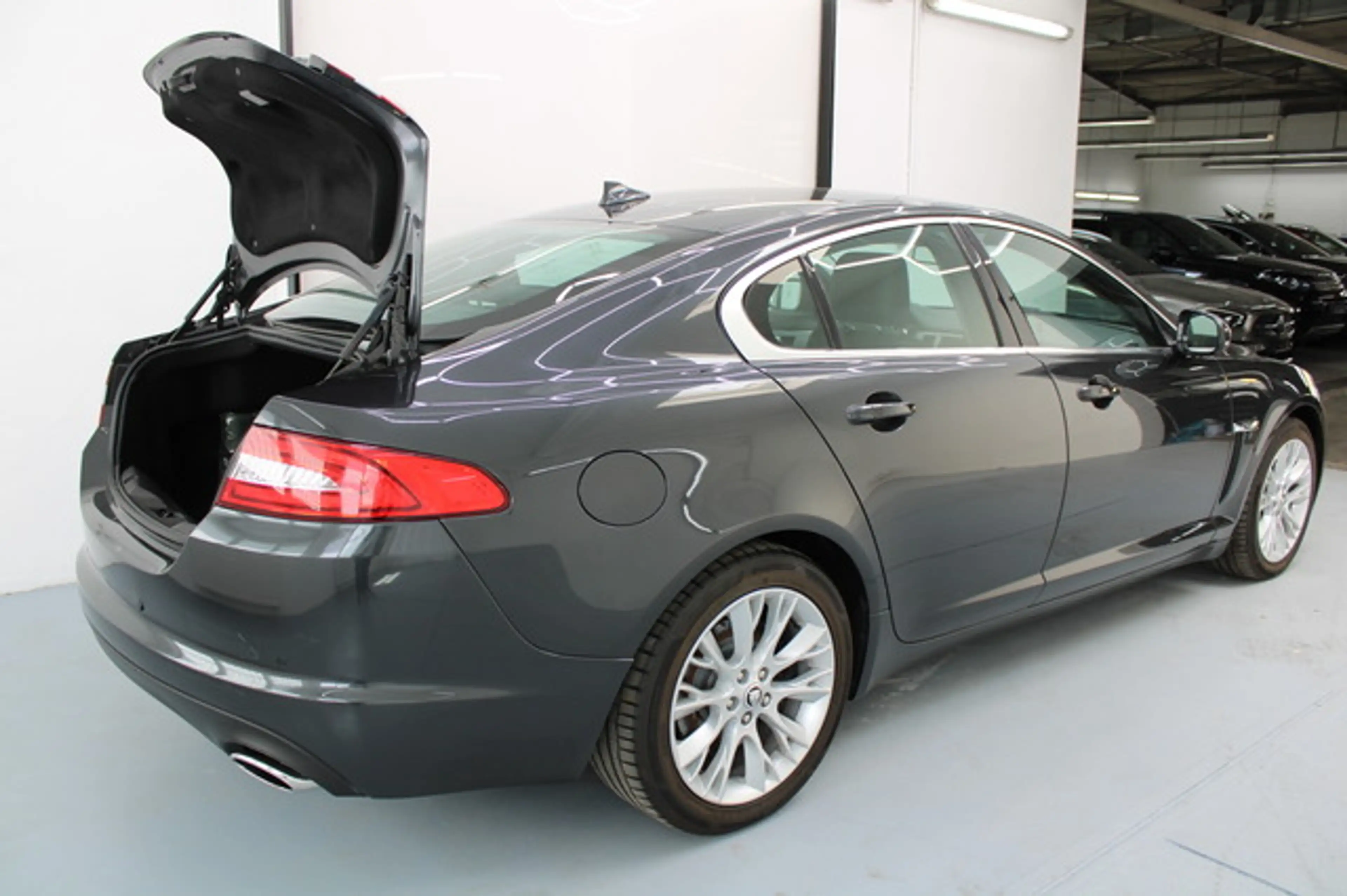 Jaguar XF 3.0 V6 Diesel NAVI/PDC/KAMERA/TOUCH/2.HAND — photo 7