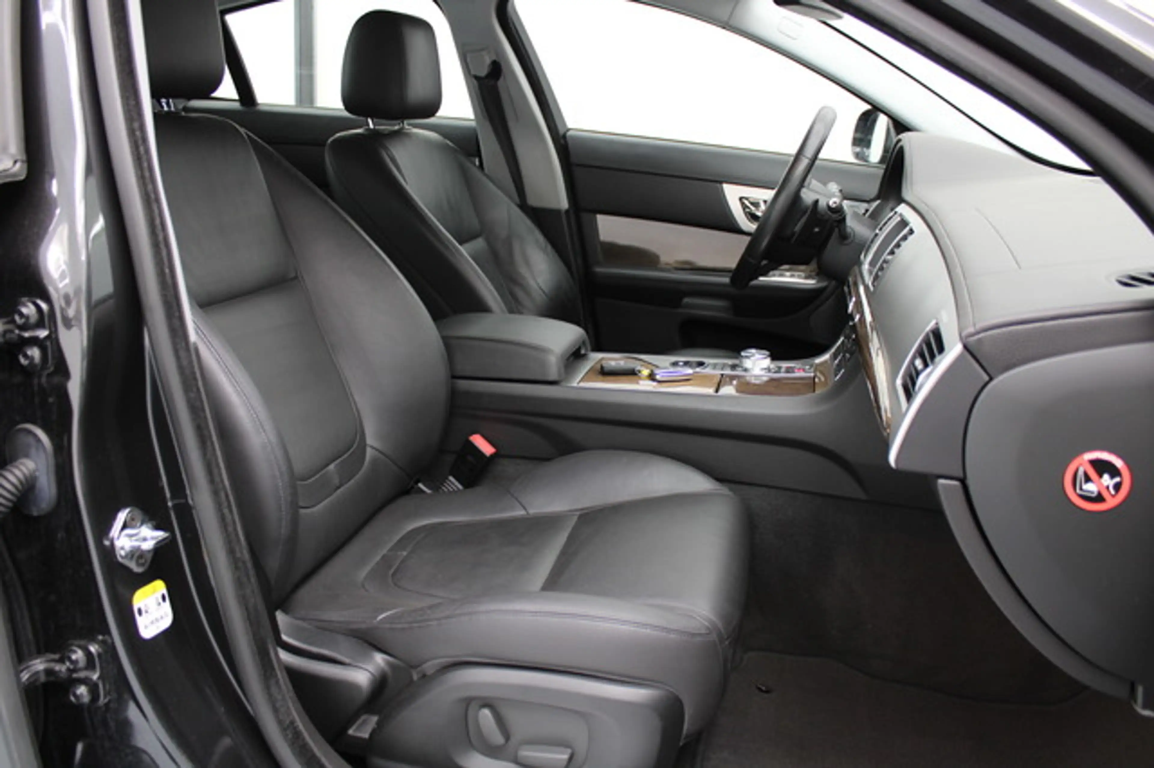 Jaguar XF 3.0 V6 Diesel NAVI/PDC/KAMERA/TOUCH/2.HAND — photo 13