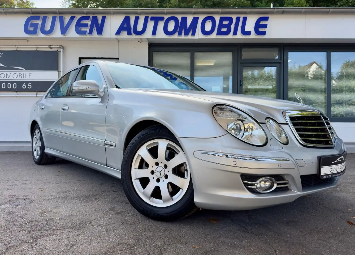 Mercedes-Benz E 220 CDI Avantgarde Aut. T-Leder Bi-Xenon MOPS Silber - 1