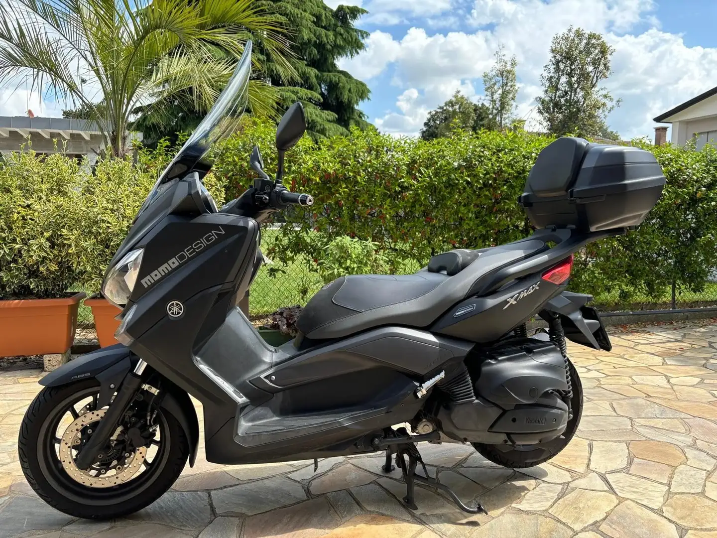 Yamaha X-Max 400 MOMO DESIGN Negru - 2