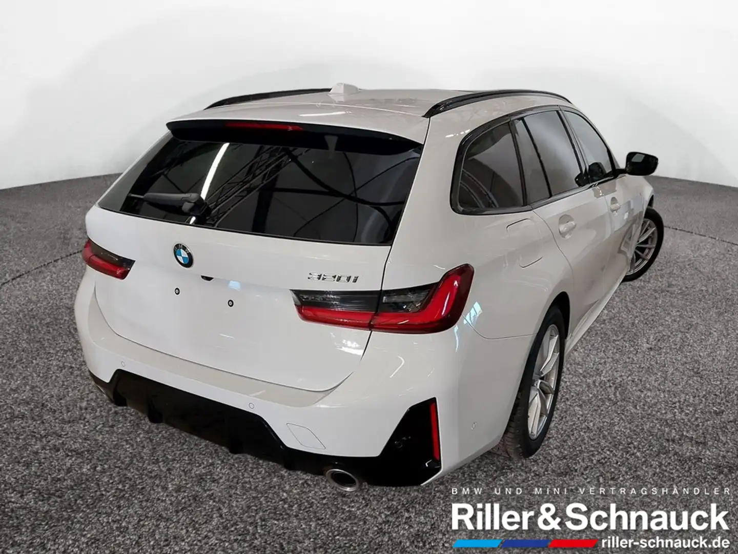 BMW 320 i Touring M Sport PANO+360°KAM+HUD+ACC Weiß - 2