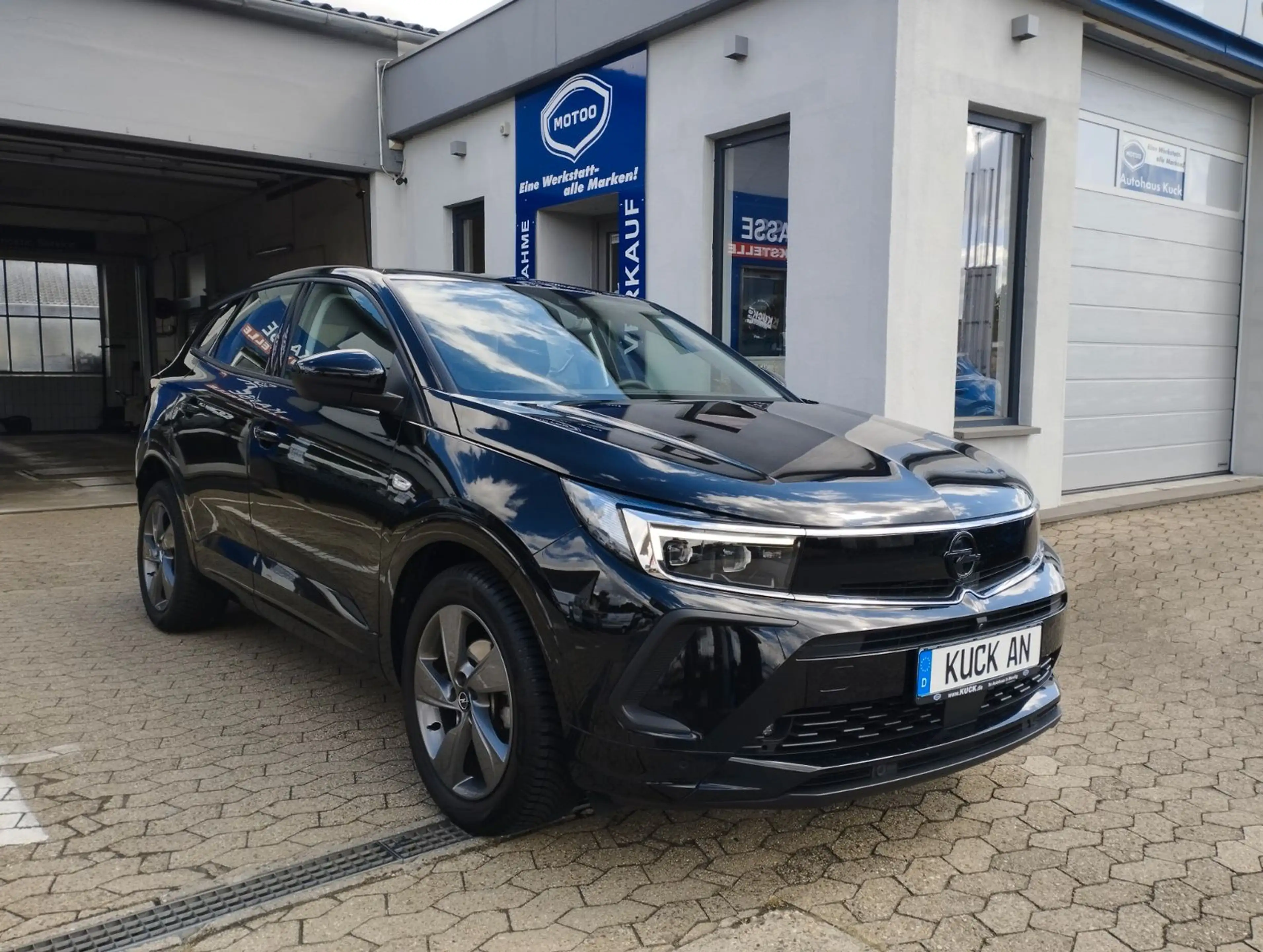 Opel Grandland X — photo 2
