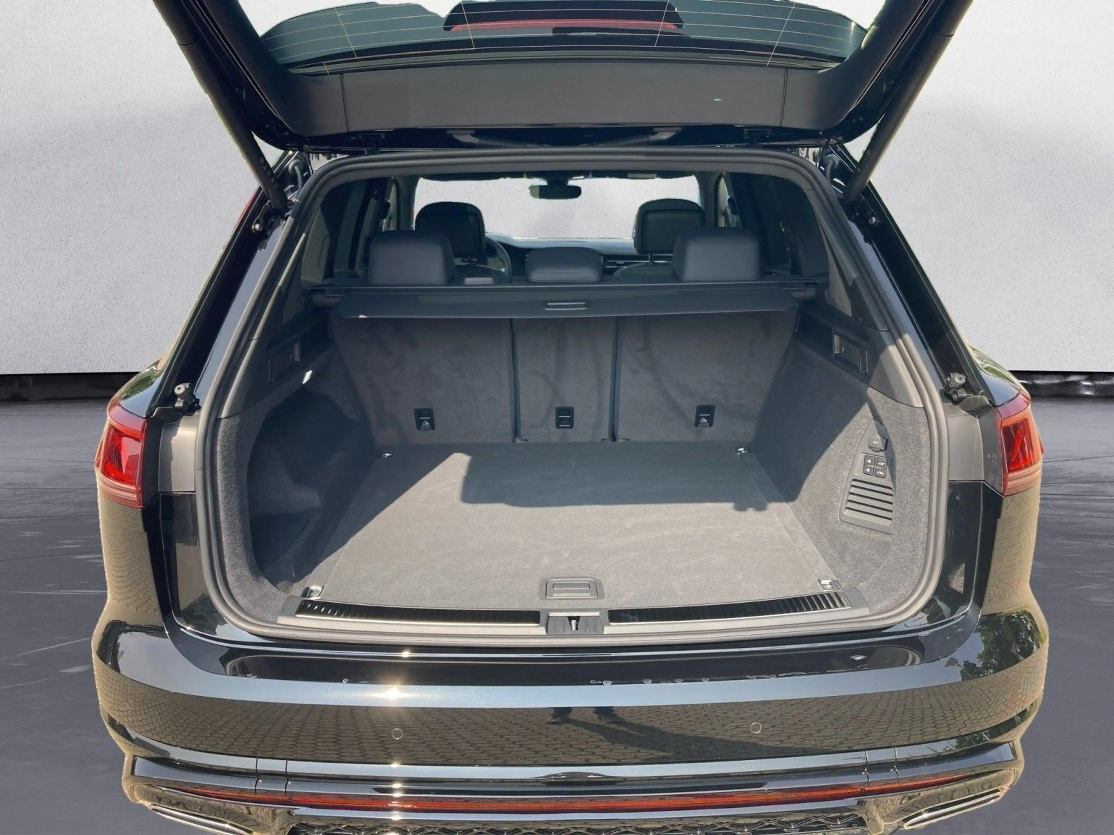 Volkswagen Touareg R-Line 3.0TDI 4MOTION R-Line 3.0TDI 28 — photo 10