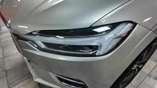 Volvo XC60 view 10