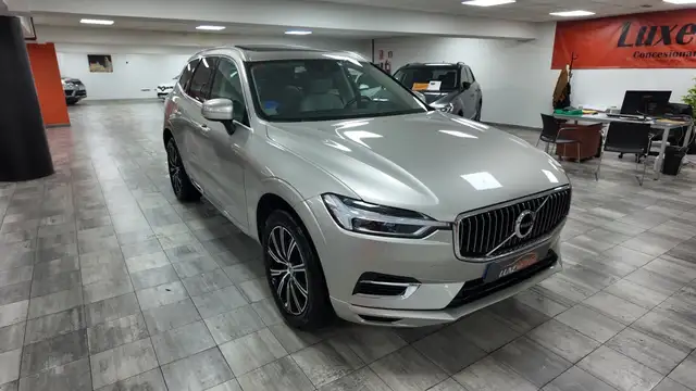 Volvo XC60 view 8