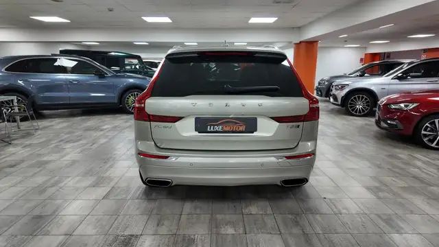 Volvo XC60 view 5