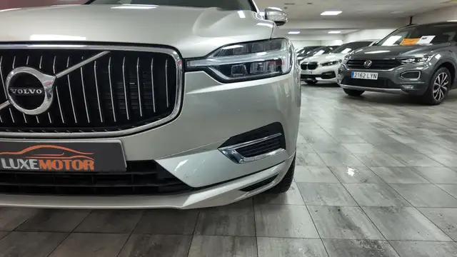 Volvo XC60 view 9