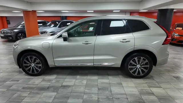 Volvo XC60 view 3