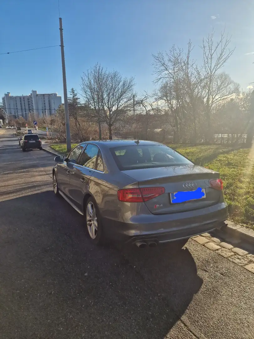 Audi S4 S tronic - 1