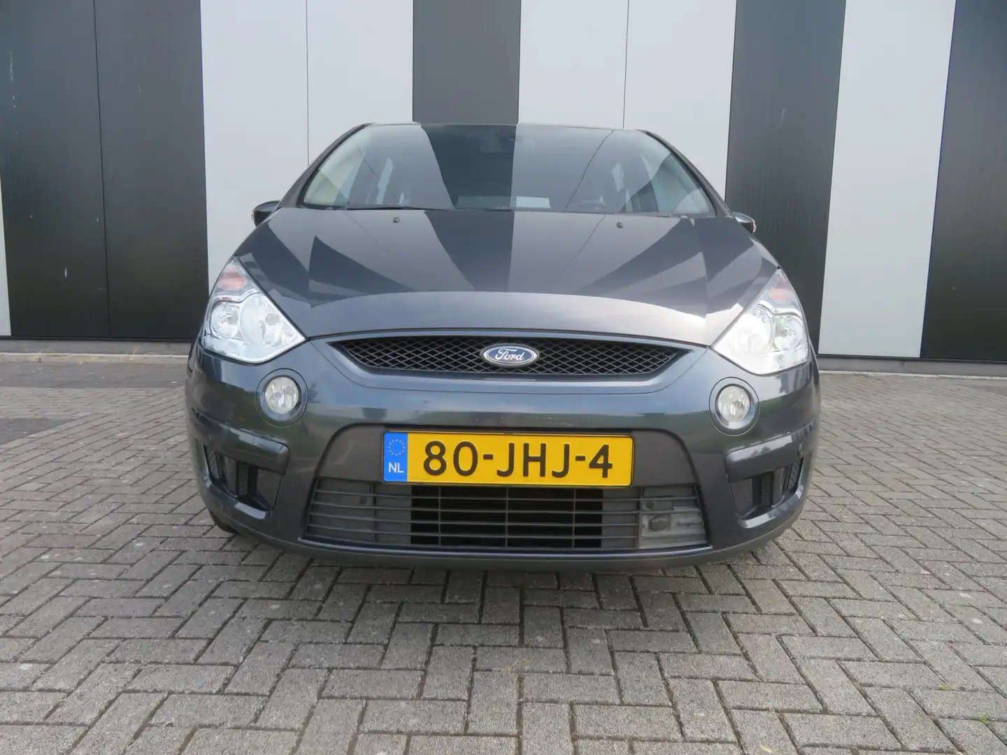 Ford S-Max 2.0-16V Grau - 2