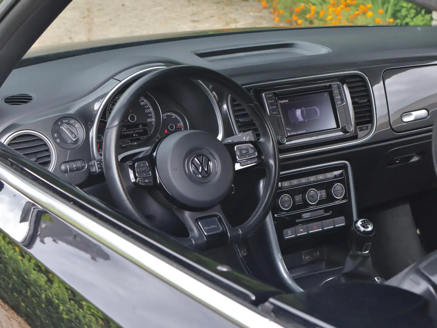 Volkswagen Beetle Cabriolet 1.4 TSI R-Line 150pk Zwart - 2