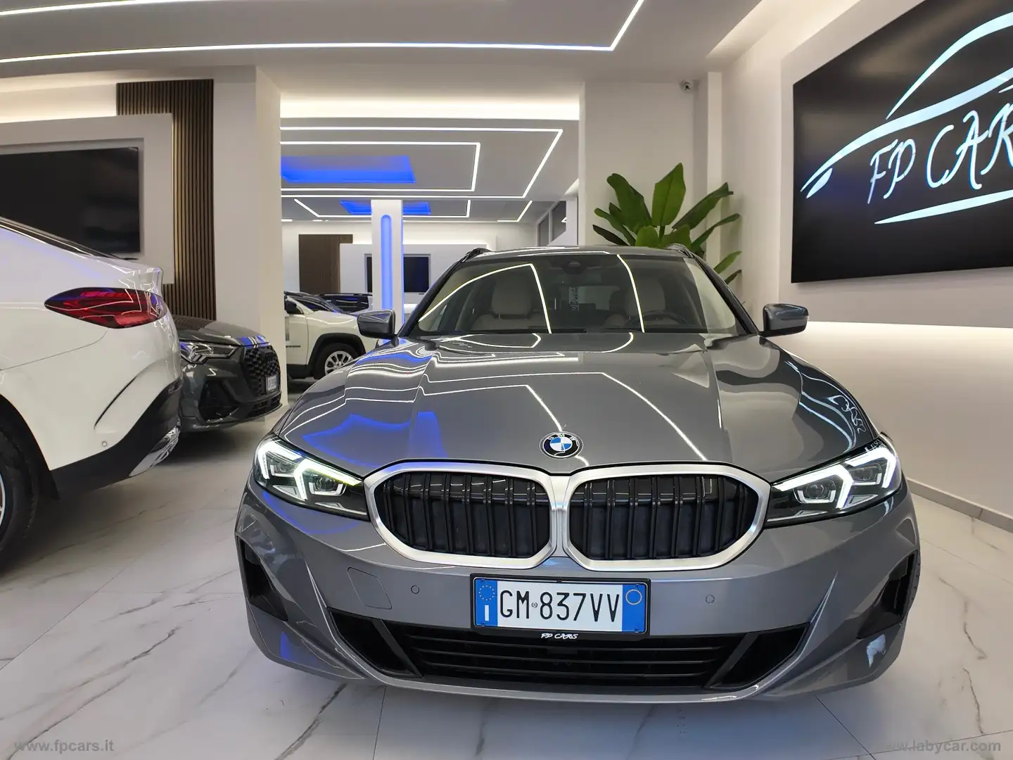 BMW 318 318d 48V Touring 48V TOURING AUTO. S.W Grau - 2