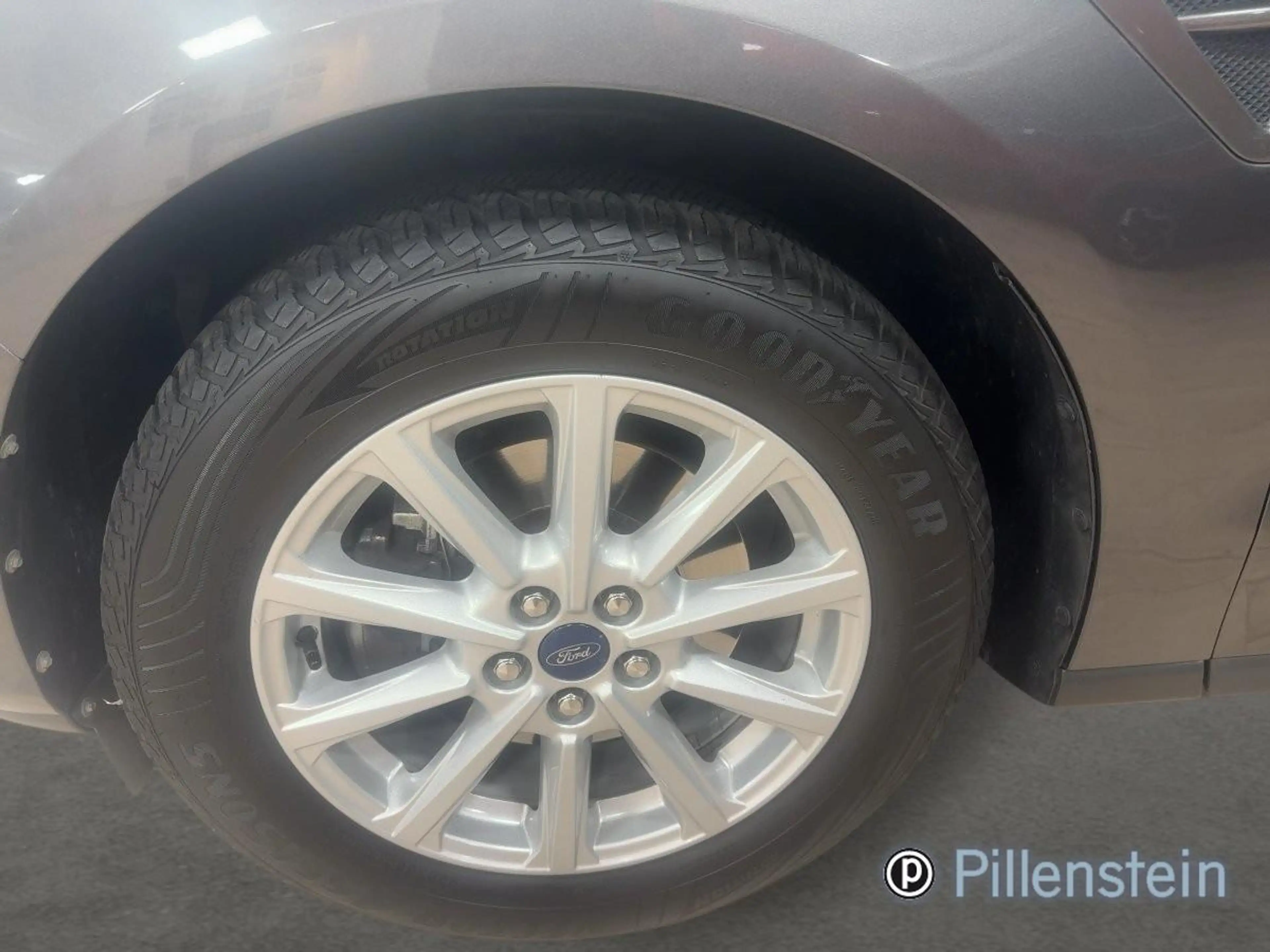 Ford S-Max 1.5 EcoBoost Titanium NAVI KAMERA SHZ — photo 6