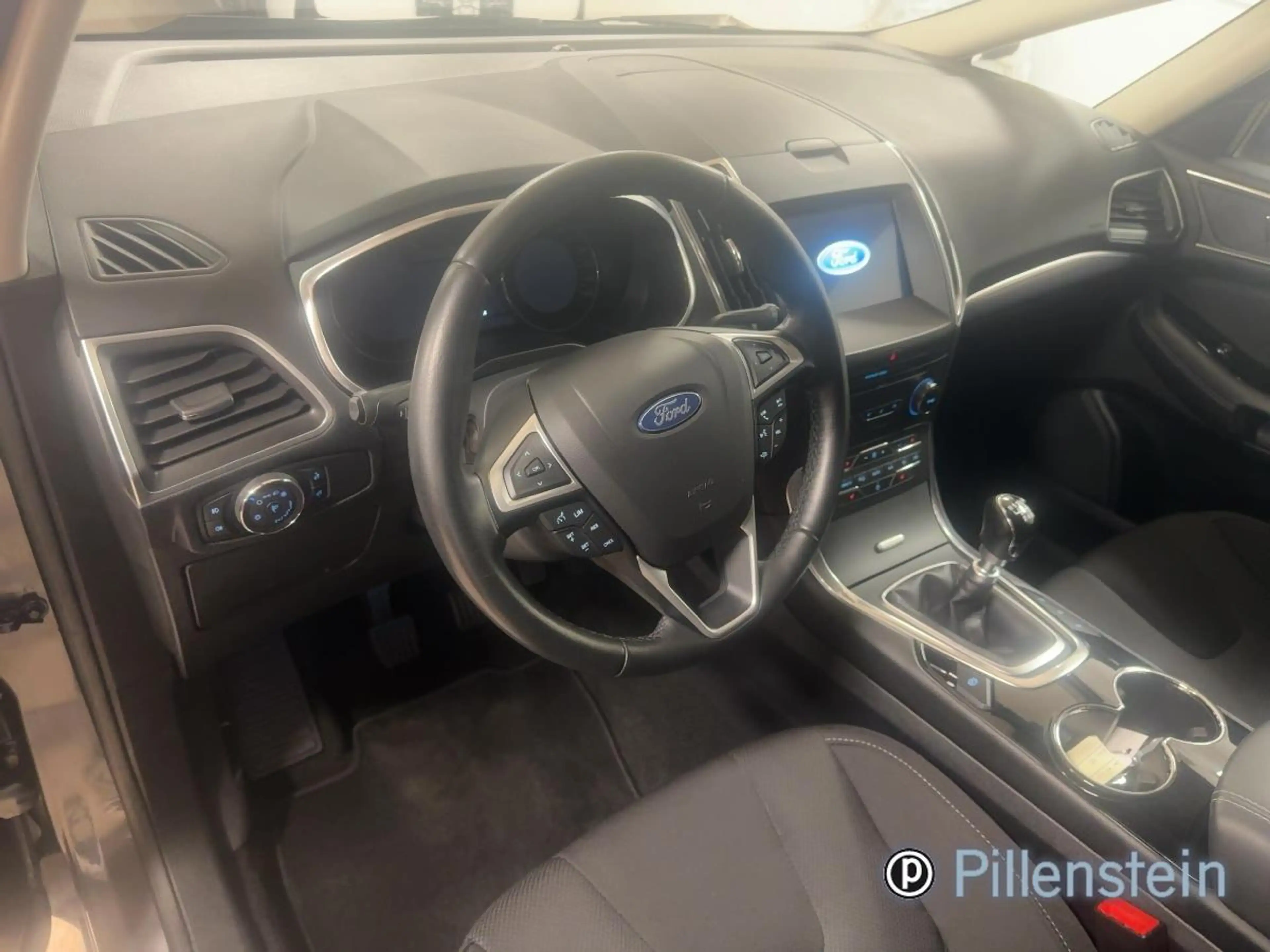 Ford S-Max 1.5 EcoBoost Titanium NAVI KAMERA SHZ — photo 8