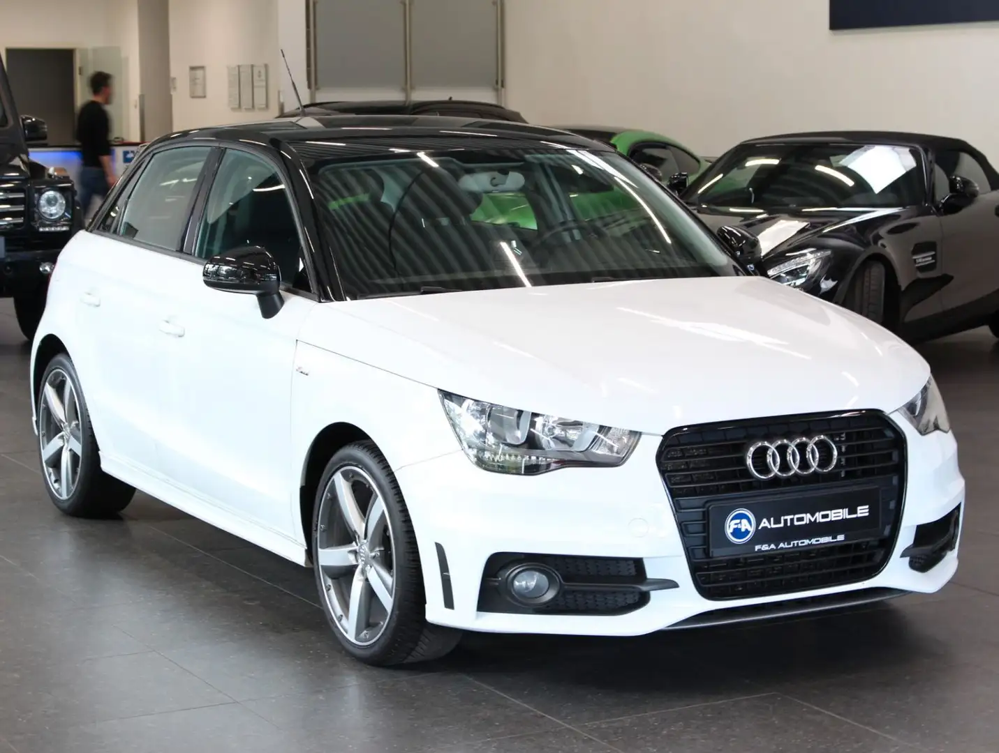 Audi A1 Sportback Attraction 1.2 TFSI S line Weiß - 2