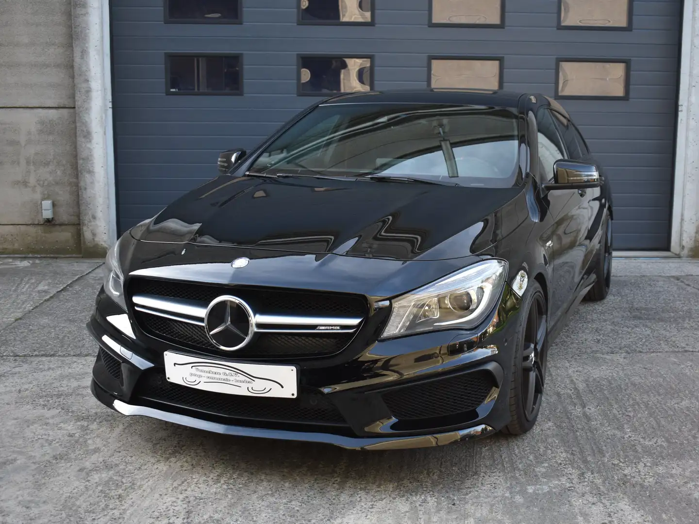 Mercedes-Benz CLA 45 AMG Noir - 1