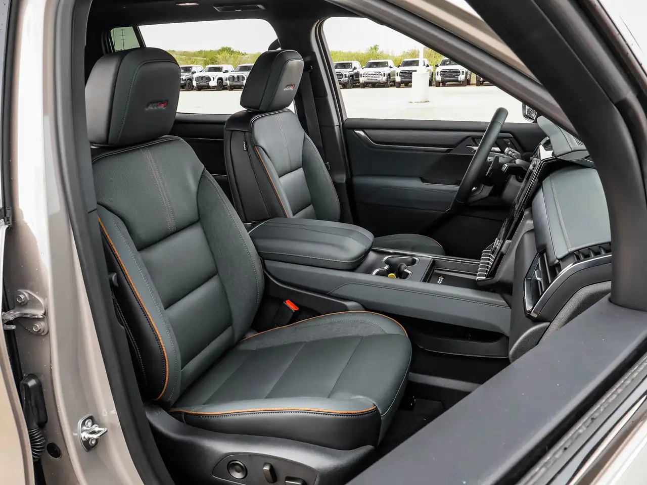 GMC Acadia снимка GMC Acadia