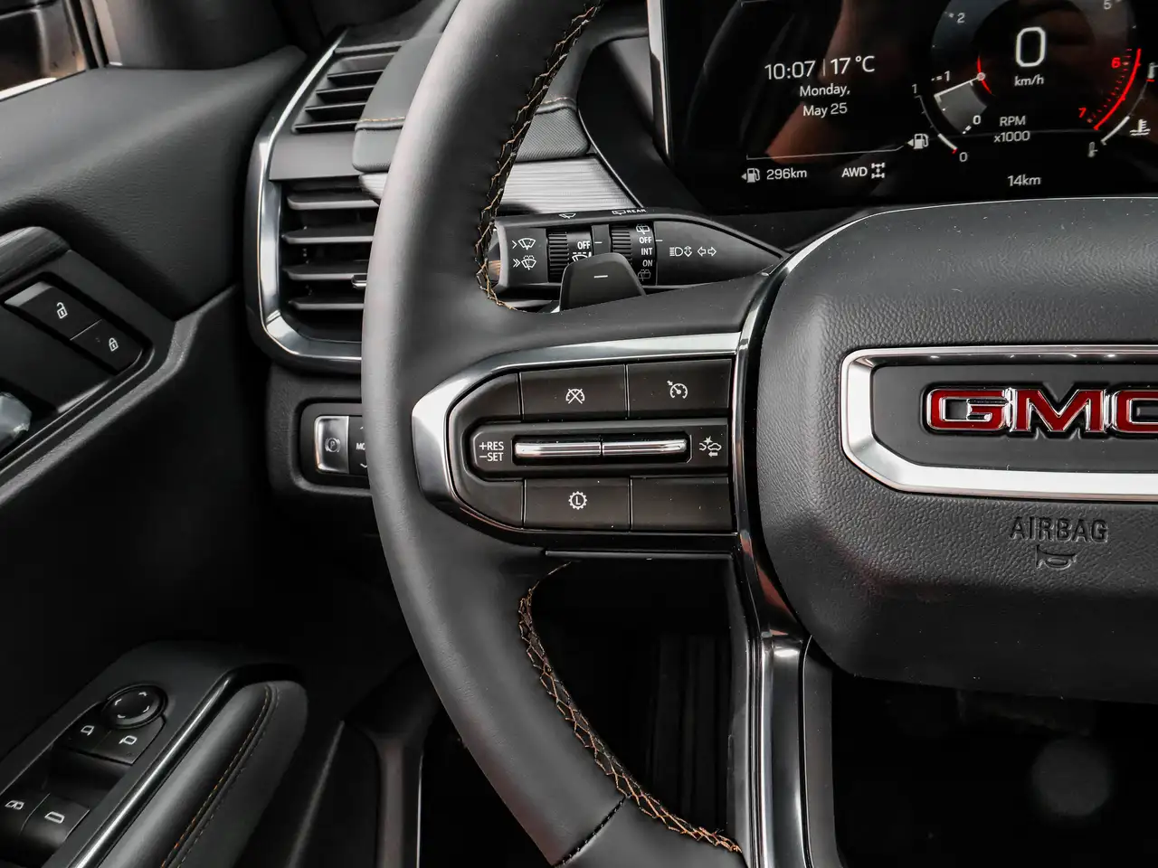 GMC Acadia снимка GMC Acadia