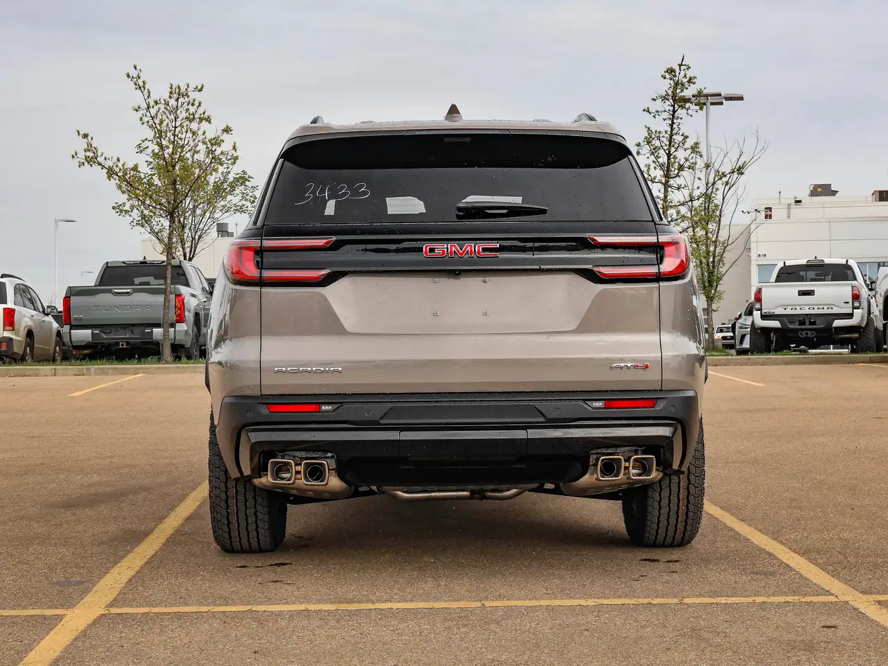 GMC Acadia снимка GMC Acadia