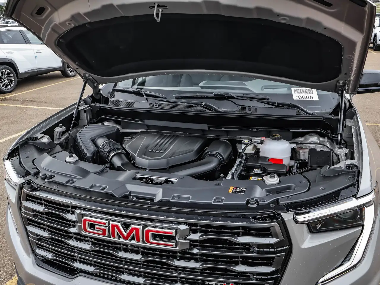 GMC Acadia снимка GMC Acadia