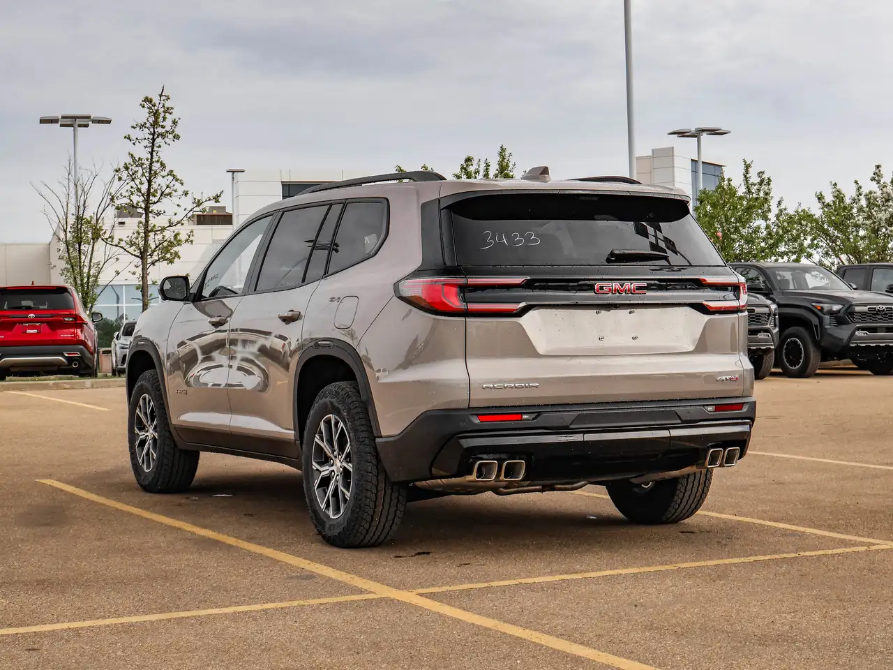 GMC Acadia снимка GMC Acadia