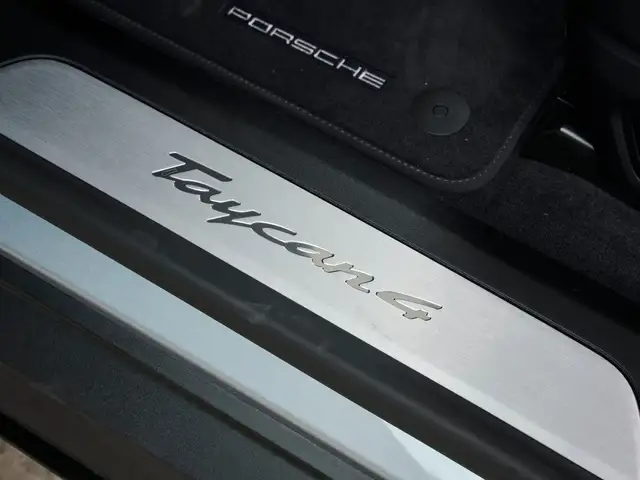 Porsche Taycan 4 Cross Turismo Ansicht 12