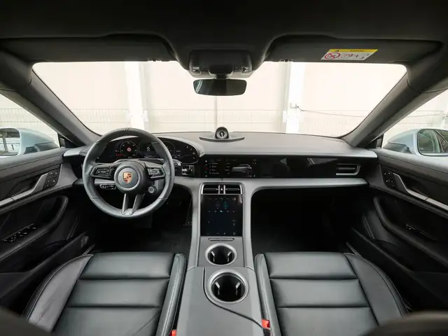 Porsche Taycan 4 Cross Turismo Ansicht 16
