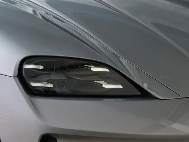 Porsche Taycan 4 Cross Turismo Ansicht 9