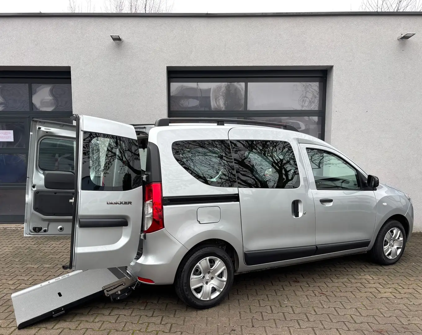 Dacia Dokker Comfort Behindertengerecht Rollstuhlrampe 3+1 Silber - 1