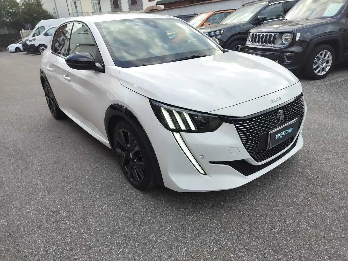 Peugeot 208 PureTech 100 Stop&Start EAT8 5 porte GT Bianco - 1