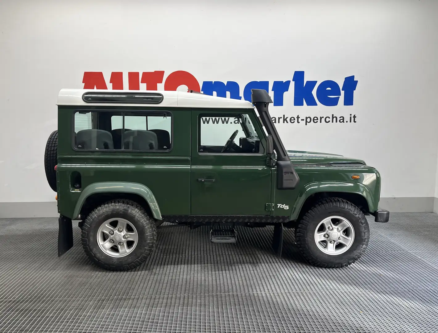 Land Rover Defender 90 TD5 Verde - 1