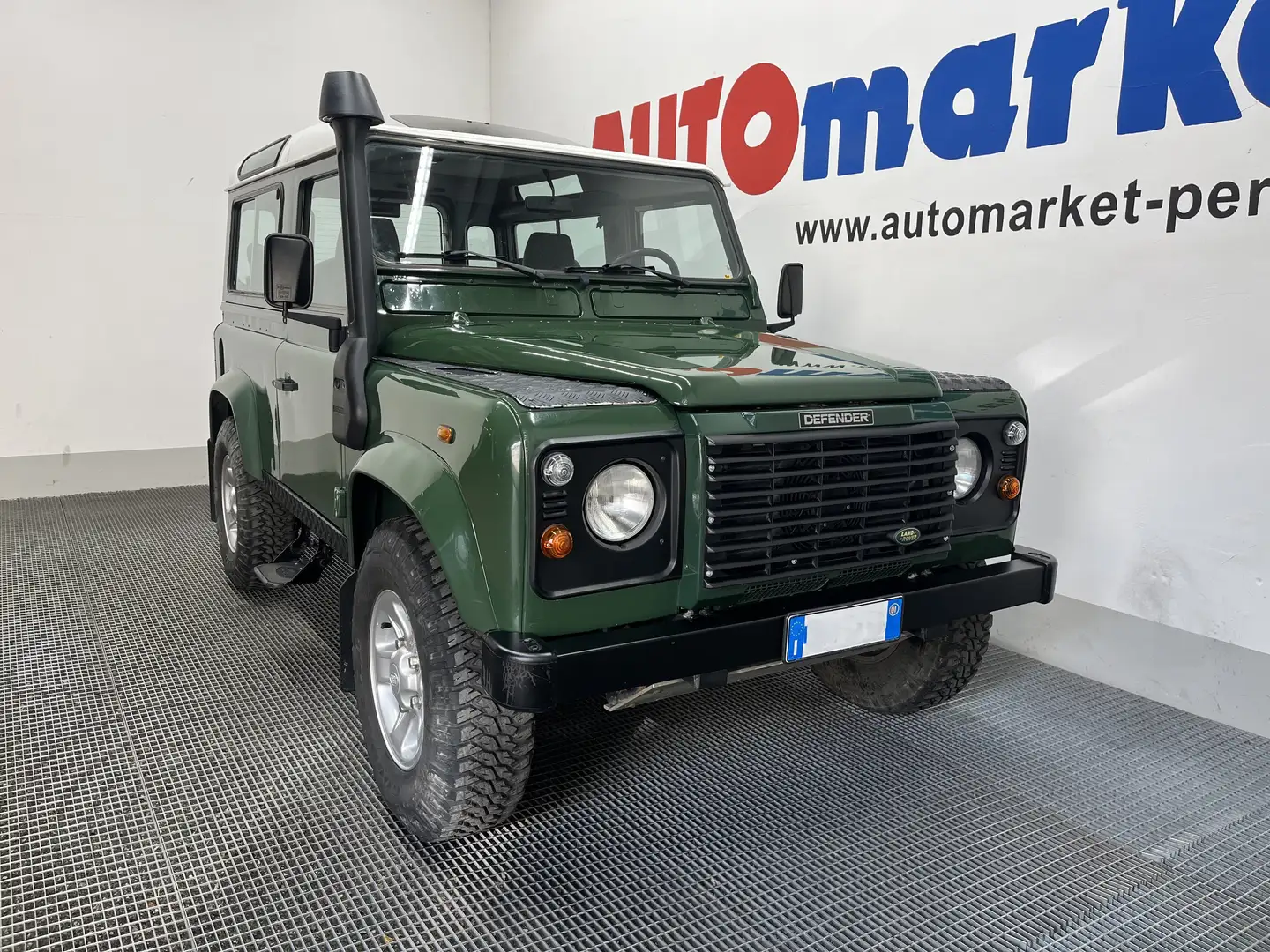 Land Rover Defender 90 TD5 Verde - 2
