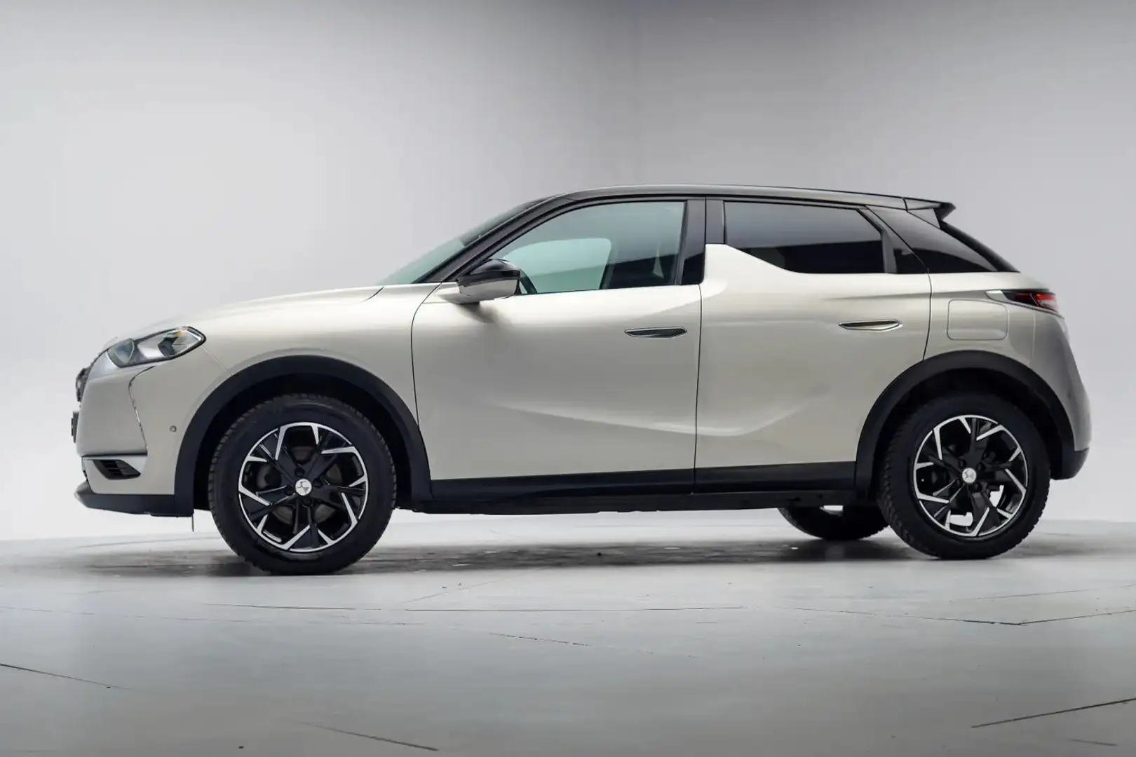 DS Automobiles DS 3 Crossback E-Tense 50 kWh So Chic Gris - 2