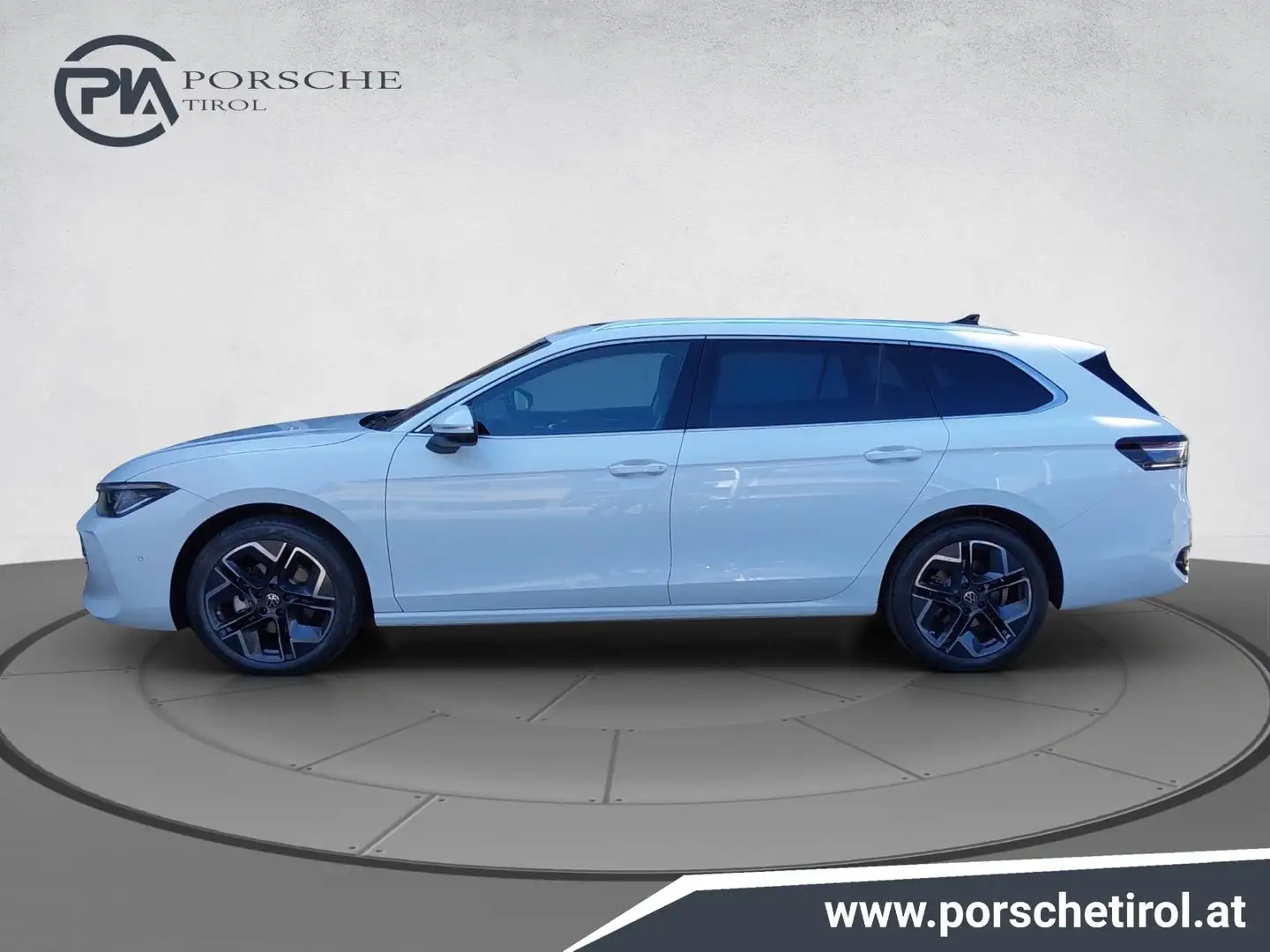 Volkswagen Passat Variant Elegance eTSI DSG Wit - 1