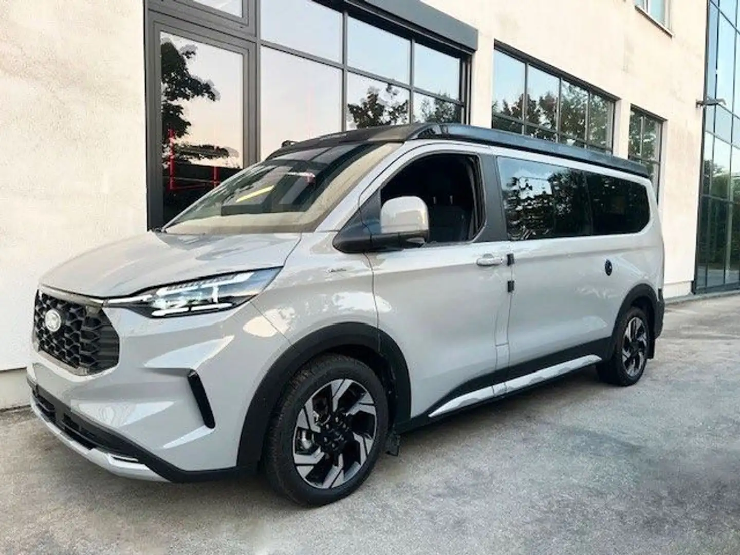 Ford Transit Custom 320L Nugget LP 87.574.-€ 4.59% Grau - 1