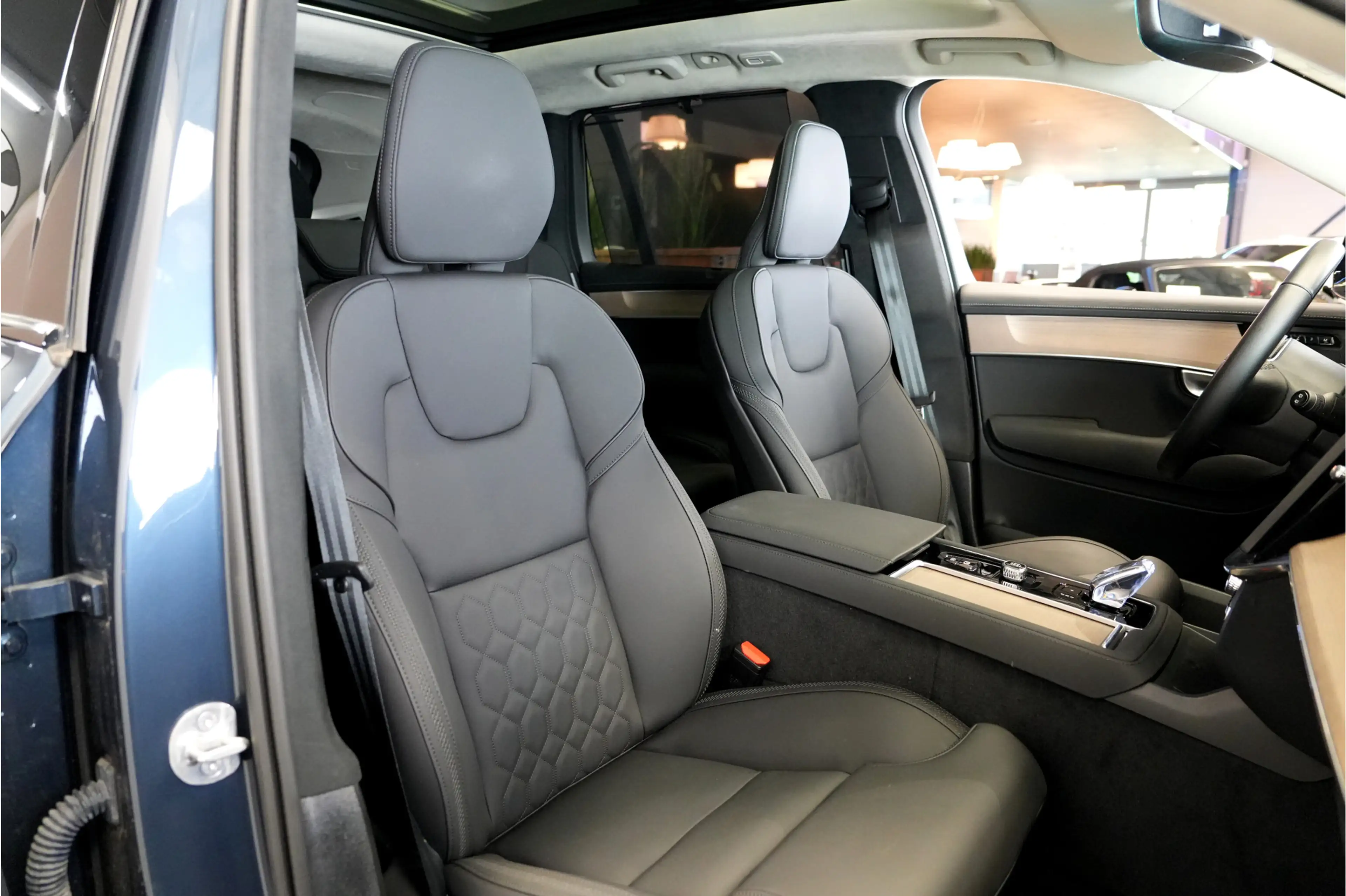 Volvo XC90 2.0 T8 AWD 335kW/456pk Aut8 Recharge Ultra Dark 7P — photo 40