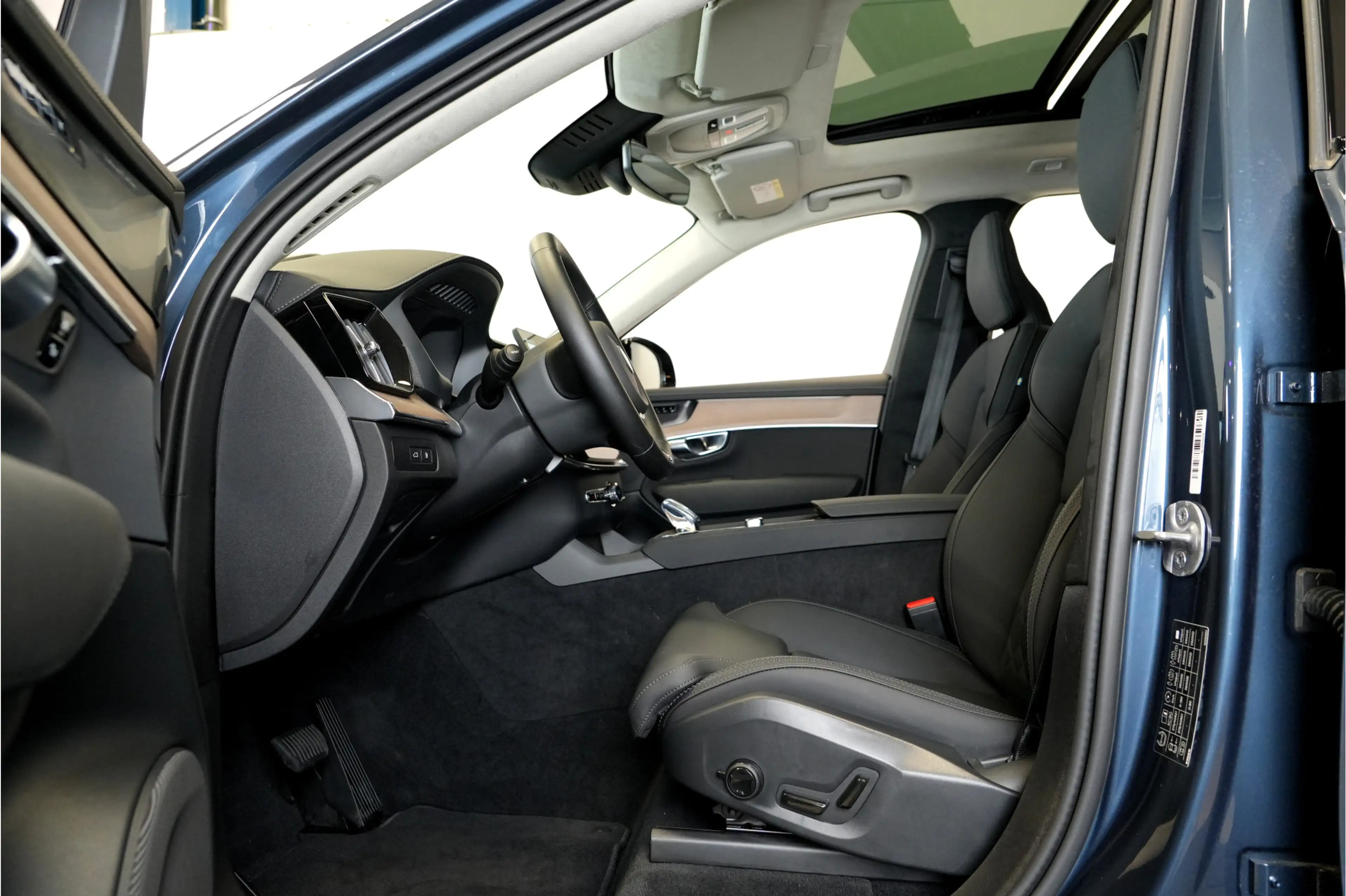 Volvo XC90 2.0 T8 AWD 335kW/456pk Aut8 Recharge Ultra Dark 7P — photo 26