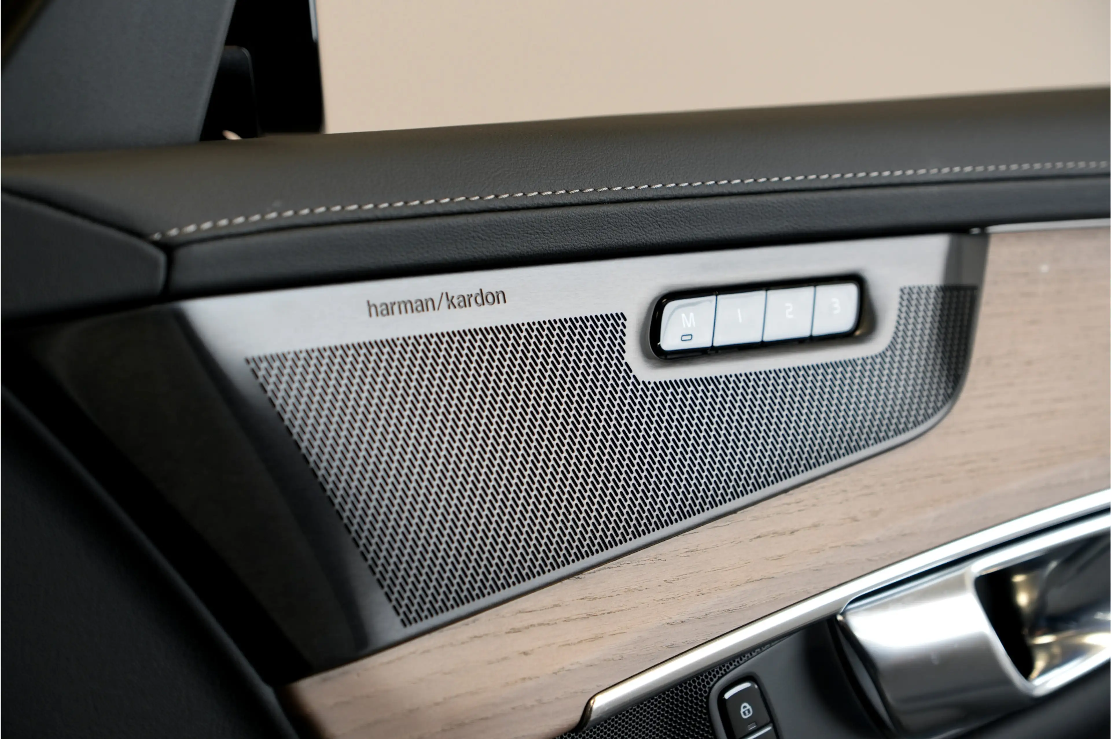 Volvo XC90 2.0 T8 AWD 335kW/456pk Aut8 Recharge Ultra Dark 7P — photo 28