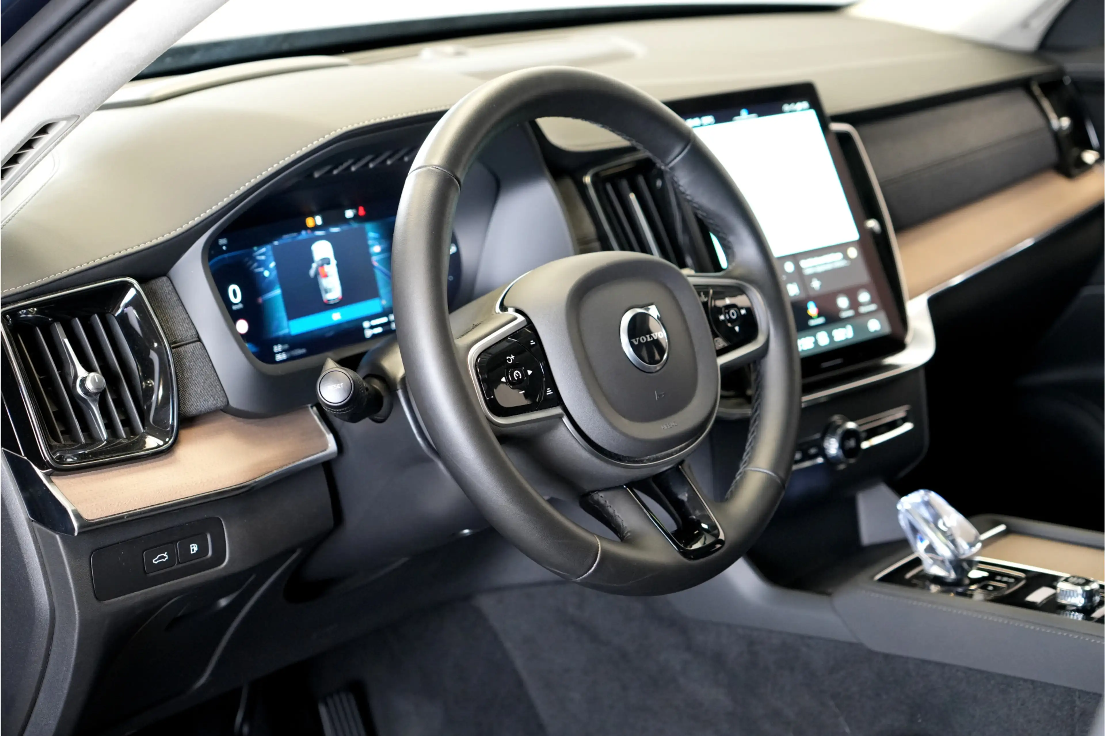 Volvo XC90 2.0 T8 AWD 335kW/456pk Aut8 Recharge Ultra Dark 7P — photo 22