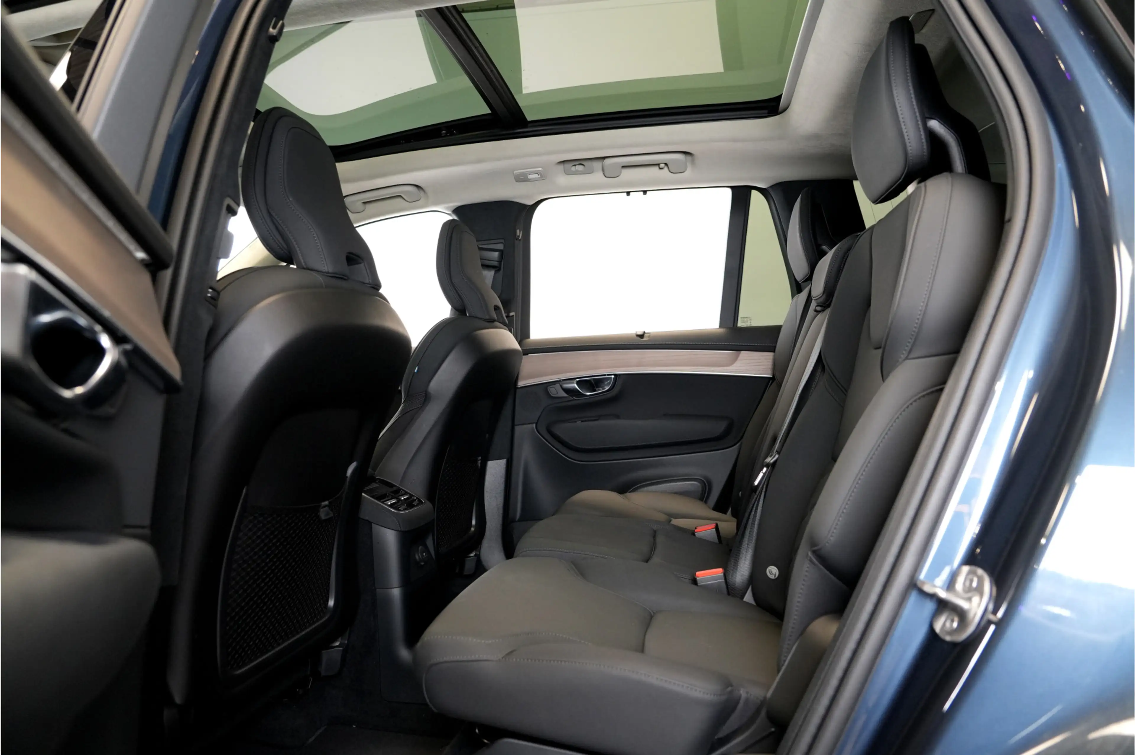 Volvo XC90 2.0 T8 AWD 335kW/456pk Aut8 Recharge Ultra Dark 7P — photo 20