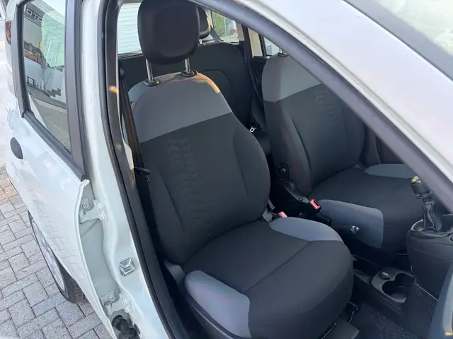 Fiat Panda view 9