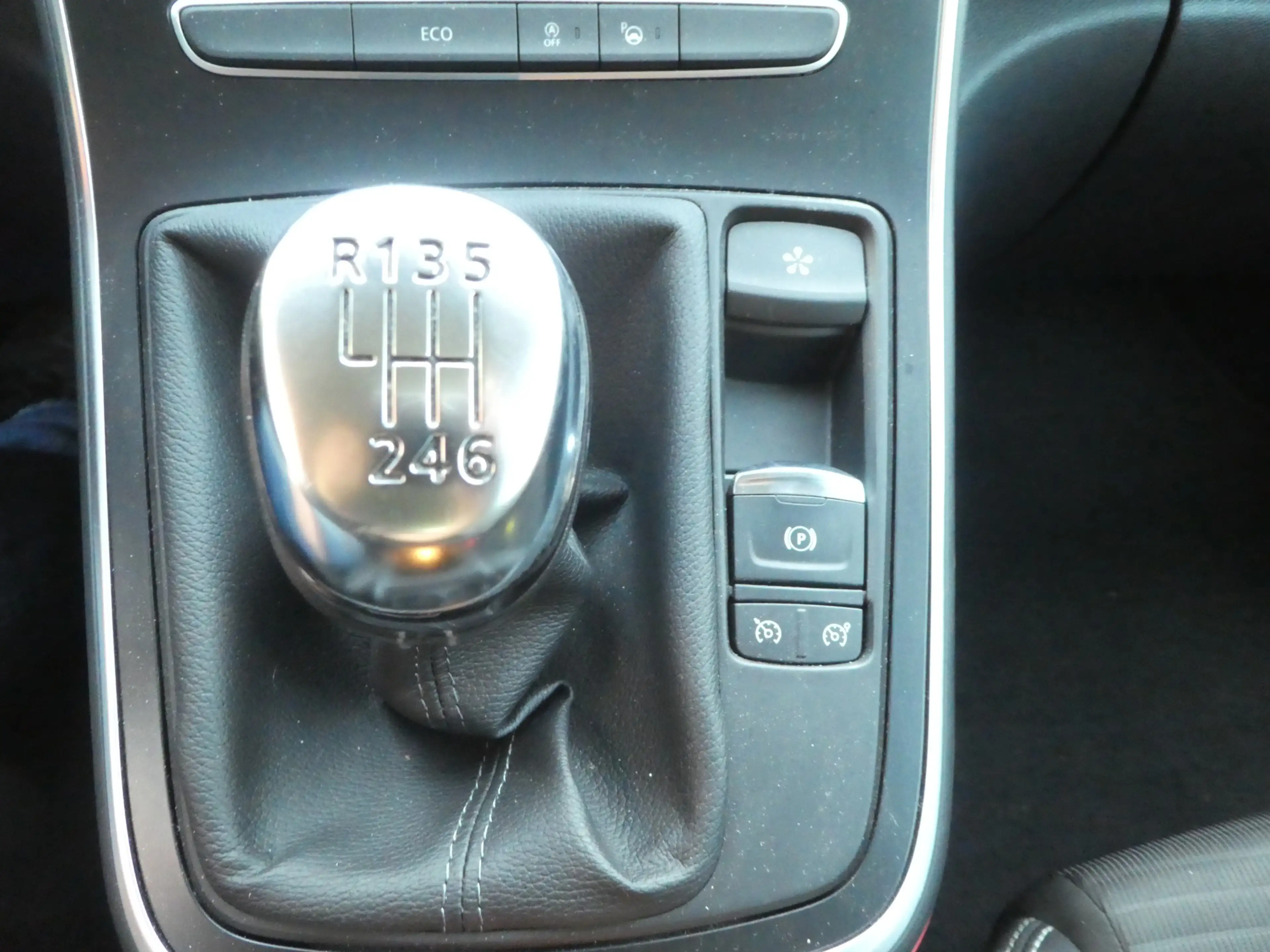 Renault Scenic 1.2 TCe Intens Clima, Trekhaak, Navi, 20 "Lm Velge — photo 27